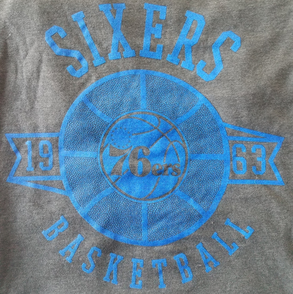 NBA Majestic 76ers tee shirt